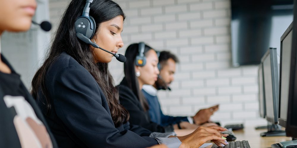 people-working-with-headsets-on-0123